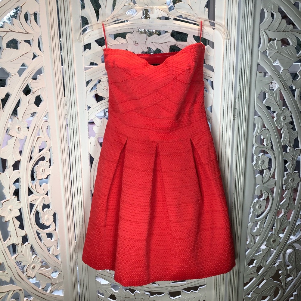 EXPRESS strapless dress - CORAL color